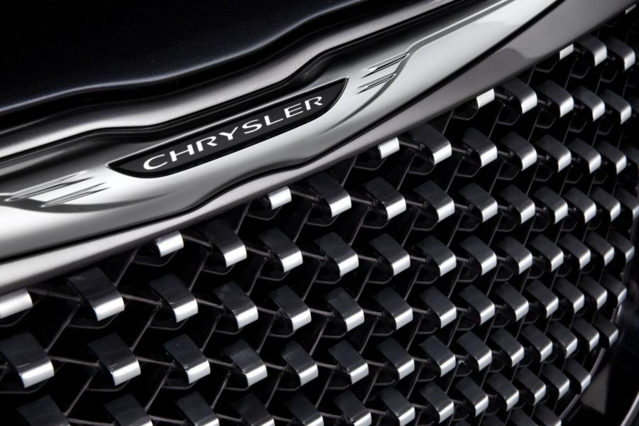  Chrysler 300C Ruyi Design Concept 2012 года  (фото 16 из 24)
